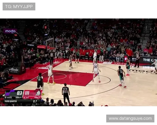 3D 暴击！大洛压哨三分 + 单手血帽夏普