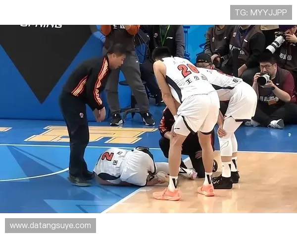 球队训练赛发生激烈冲突多名球员流血受伤赛后引发广泛争议